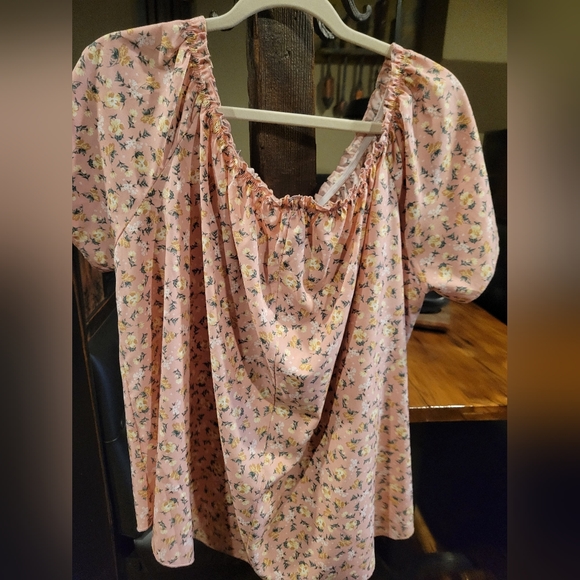Shein Pink spring flowy top 1x - Picture 4 of 5